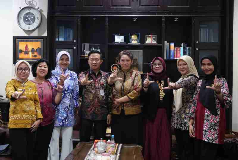 Pemprov Lampung Gelar Pertemuan dengan KPAI dalam Rangka Mendukung Perlindungan Anak Pemprov Lampung Gelar Pertemuan dengan KPAI dalam Rangka Mendukung Perlindungan Anak