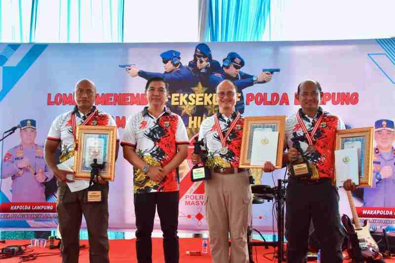 Polda Lampung Sukses Gelar Lomba Menembak Hari Bhayangkara, Ini Para Pemenangnya Polda Lampung Sukses Gelar Lomba Menembak Hari Bhayangkara, Ini Para Pemenangnya