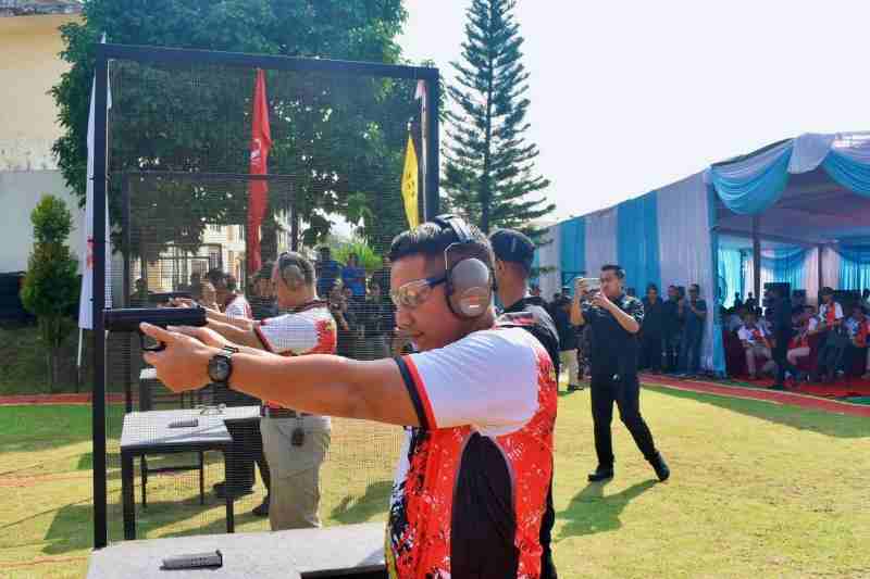 Korem 043/Gatam Raih Juara pada Kejuaraan Menembak Eksekutif Bhayangkara Polda Lampung Korem 043/Gatam Raih Juara pada Kejuaraan Menembak Eksekutif Bhayangkara Polda Lampung