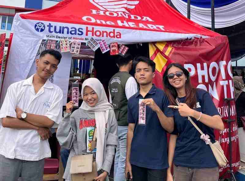 Cuma Modal Mata Kuliah, Frame.in Milik Faadit Meledak di Pasaran! Layanan Foto Kekinian Banjir Job! Cuma Modal Mata Kuliah, Frame.in Milik Faadit Meledak di Pasaran! Layanan Foto Kekinian Banjir Job!