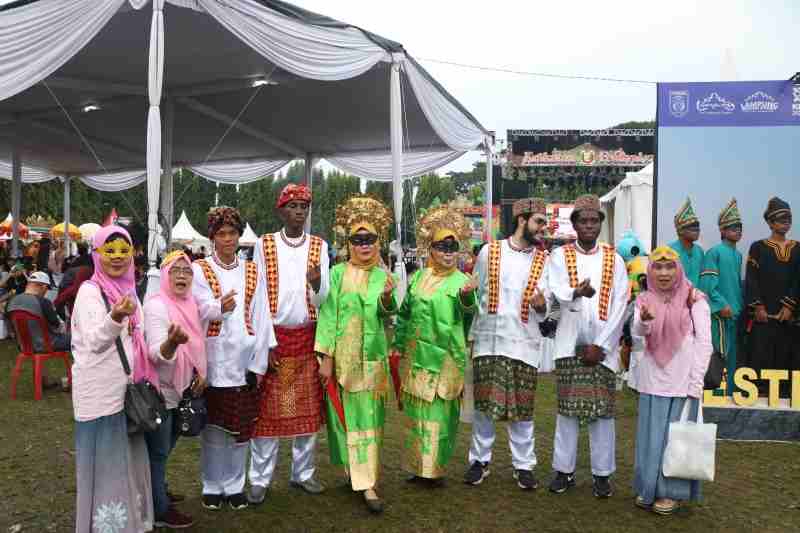 Budaya Lampung Go Internasional! Aksi Mahasiswa Asing Darmajaya di K-Fest Bikin Merinding! Budaya Lampung Go Internasional! Aksi Mahasiswa Asing Darmajaya di K-Fest Bikin Merinding!