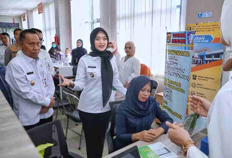 Pemprov Lampung Kini Hadirkan Pelayanan Publik Terpadu, Transparan, dan Berbasis Digital Pemprov Lampung Kini Hadirkan Pelayanan Publik Terpadu, Transparan, dan Berbasis Digital