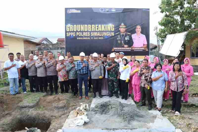 Polres Simalungun Groundbreaking SPPG untuk 3.063 Pelajar Polres Simalungun Groundbreaking SPPG untuk 3.063 Pelajar