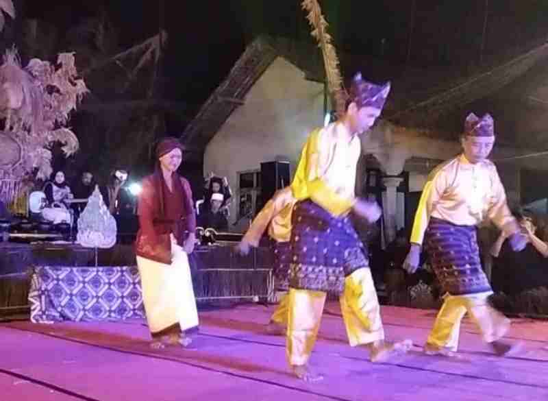 Gema Persahabatan dari Selatan: Tari Bedana Anak Sawah di Panggung Lima Gunung Gema Persahabatan dari Selatan: Tari Bedana Anak Sawah di Panggung Lima Gunung