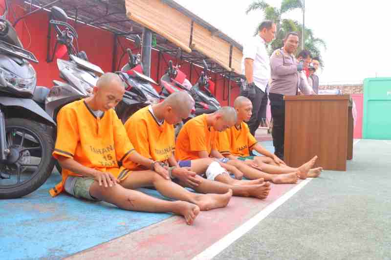 Dua Komplotan Curanmor 9 TKP di Bandar Lampung Ditangkap, 1 Pelaku Berstatus Mahasiswa Dua Komplotan Curanmor 9 TKP di Bandar Lampung Ditangkap, 1 Pelaku Berstatus Mahasiswa