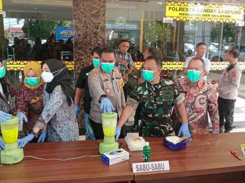 Dandim 0410/KBL Hadiri Pemusnahan Barang Bukti Narkoba di Polresta Bandar Lampung Dandim 0410/KBL Hadiri Pemusnahan Barang Bukti Narkoba di Polresta Bandar Lampung