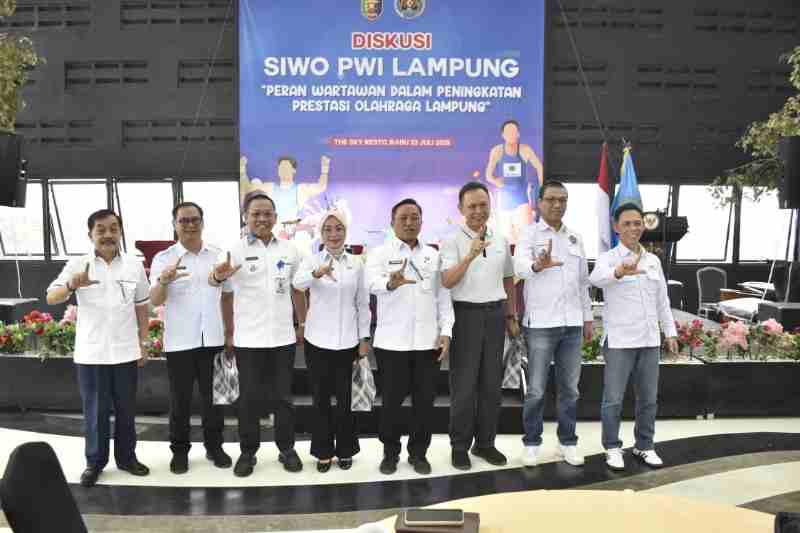 SIWO PWI Lampung Gelar Diskusi Peran Wartawan dalam Peningkatan Prestasi Olahraga SIWO PWI Lampung Gelar Diskusi Peran Wartawan dalam Peningkatan Prestasi Olahraga