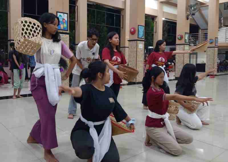 Sanggar Kemrincing Hadirkan Kembali Semangat Nasionalisme Melalui Sendratari Kolosal “Palagan Ambarawa” Sanggar Kemrincing Hadirkan Kembali Semangat Nasionalisme Melalui Sendratari Kolosal “Palagan Ambarawa”