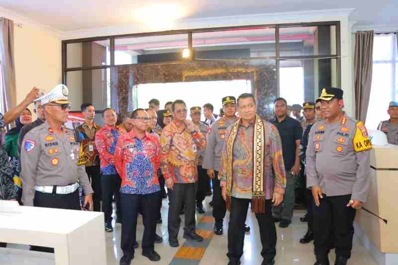 Wamen PAN-RB Apresiasi Pelayanan Publik di Polresta Bandar Lampung, Beri Nilai 90 Wamen PAN-RB Apresiasi Pelayanan Publik di Polresta Bandar Lampung, Beri Nilai 90