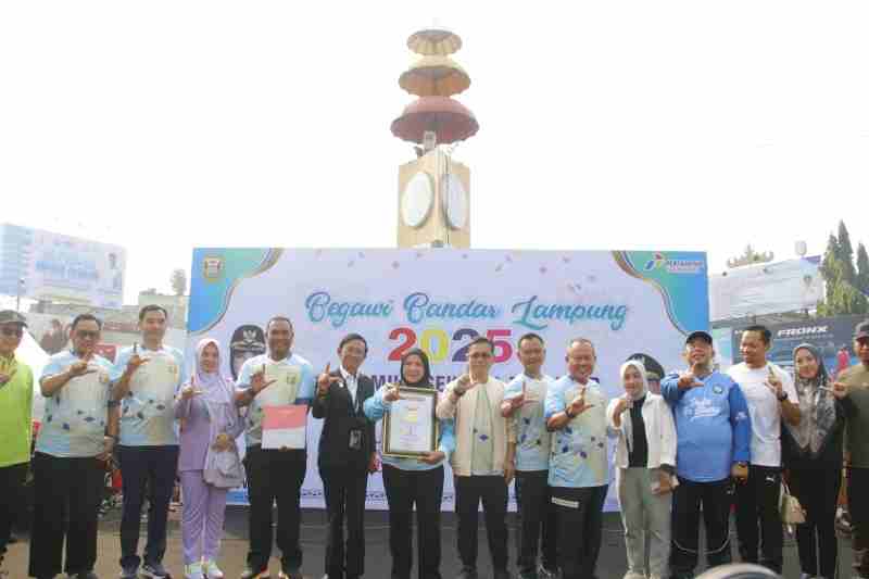 Dandim 0410/KBL Hadiri Begawi Bandar Lampung 2025 di Bundaran Tugu Adipura Dandim 0410/KBL Hadiri Begawi Bandar Lampung 2025 di Bundaran Tugu Adipura