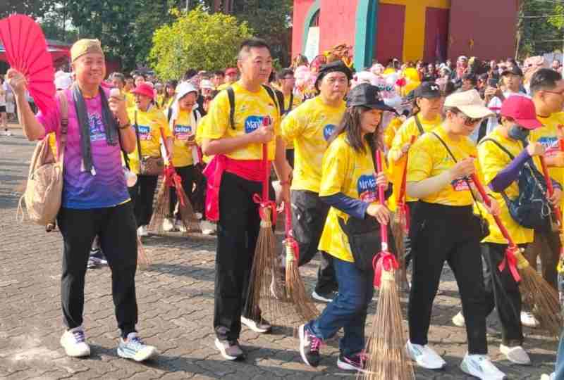 Pasukan Sapu Jagad: Barisan Kuning yang Menyapu Jalan, Menjernihkan Semesta Pasukan Sapu Jagad: Barisan Kuning yang Menyapu Jalan, Menjernihkan Semesta