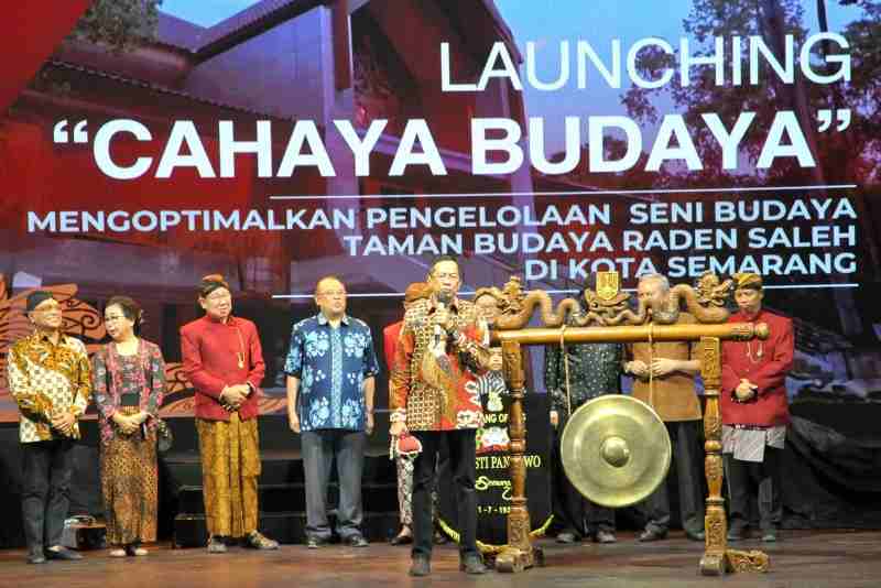 “Cahaya Budaya”: Menyulut Terang di TBRS Pusat Seni Semarang “Cahaya Budaya”: Menyulut Terang di TBRS Pusat Seni Semarang