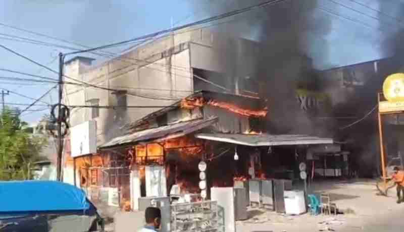 Satu Ruko Nyaris Ludes Terbakar di Aceh Timur Satu Ruko Nyaris Ludes Terbakar di Aceh Timur