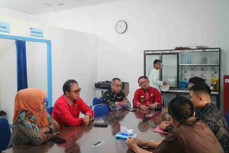 Nukman Tinjau Kesiapan Dapur Program Makan Bergizi Gratis di Balik Bukit Nukman Tinjau Kesiapan Dapur Program Makan Bergizi Gratis di Balik Bukit