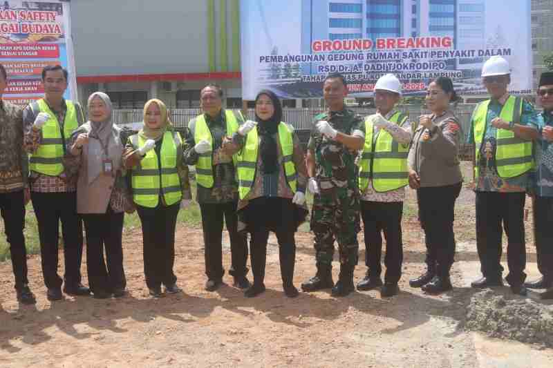 Bersama Walikota, Dandim 0410/KB Lakukan Peletakan Batu Pertama Gedung 10 Lantai RSUD dan Baksos Bersama Walikota, Dandim 0410/KB Lakukan Peletakan Batu Pertama Gedung 10 Lantai RSUD dan Baksos