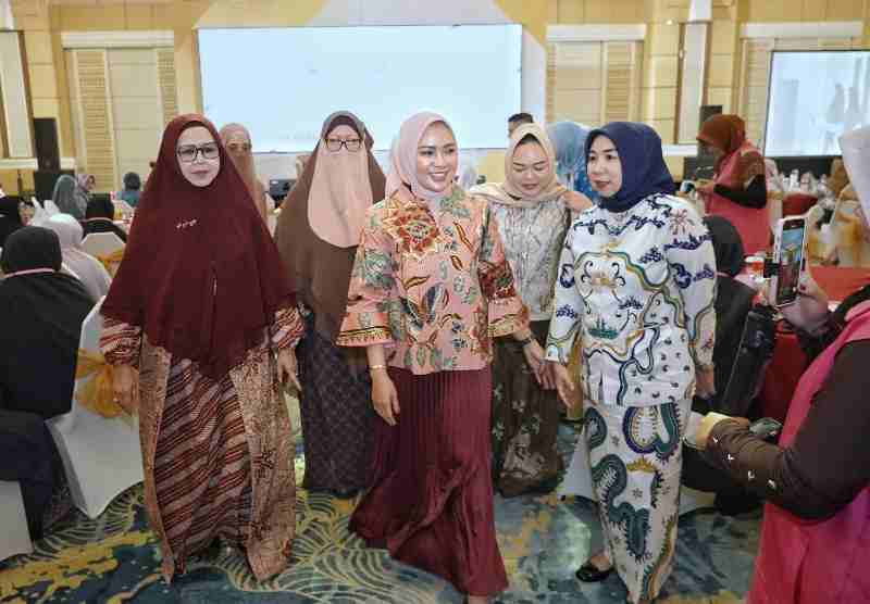 Perempuan Hebat, Keluarga Kuat : TP. PKK Provinsi Lampung Dorong Pencegahan Kekerasan Pada Perempuan dan Anak Perempuan Hebat, Keluarga Kuat : TP. PKK Provinsi Lampung Dorong Pencegahan Kekerasan Pada Perempuan dan Anak