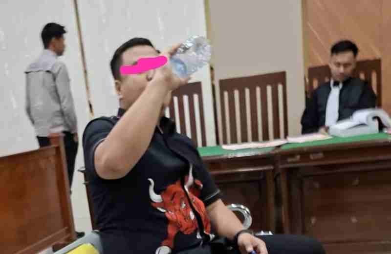 Pledoi Terdakwa Ijazah Palsu DPRD: Minta Hakim Tetapkan Merik Havit sebagai Tersangka Pledoi Terdakwa Ijazah Palsu DPRD: Minta Hakim Tetapkan Merik Havit sebagai Tersangka