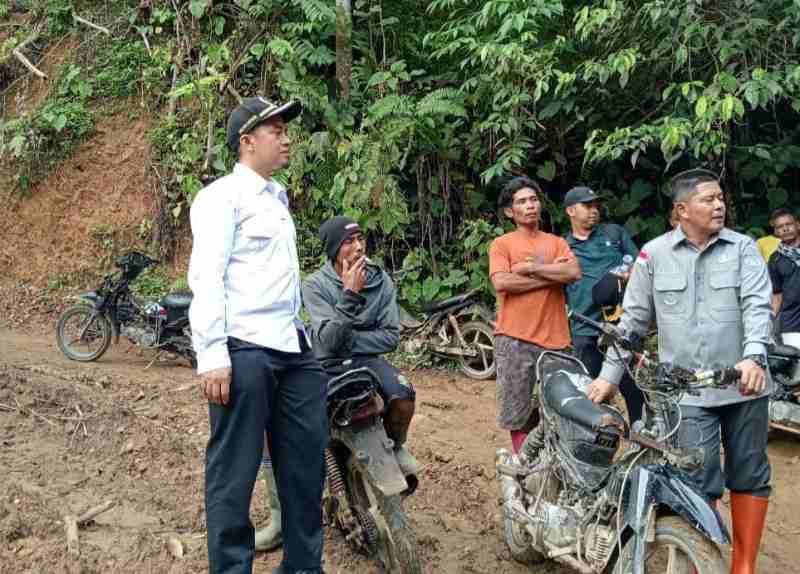 Prihatin Mendalam, Ketua DPRD Pasaman Dukung Perbaikan Jembatan Prihatin Mendalam, Ketua DPRD Pasaman Dukung Perbaikan Jembatan