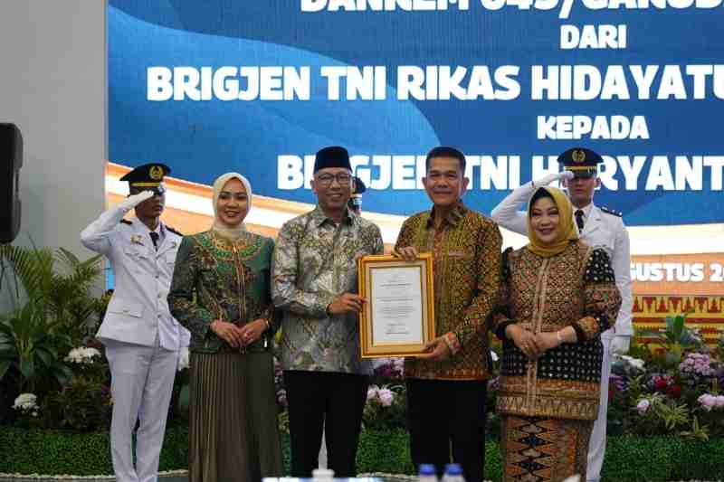 Malam Pisah Sambut Danrem 043/Gatam Bersama Gubernur dan Forkopimda Provinsi Lampung Malam Pisah Sambut Danrem 043/Gatam Bersama Gubernur dan Forkopimda Provinsi Lampung