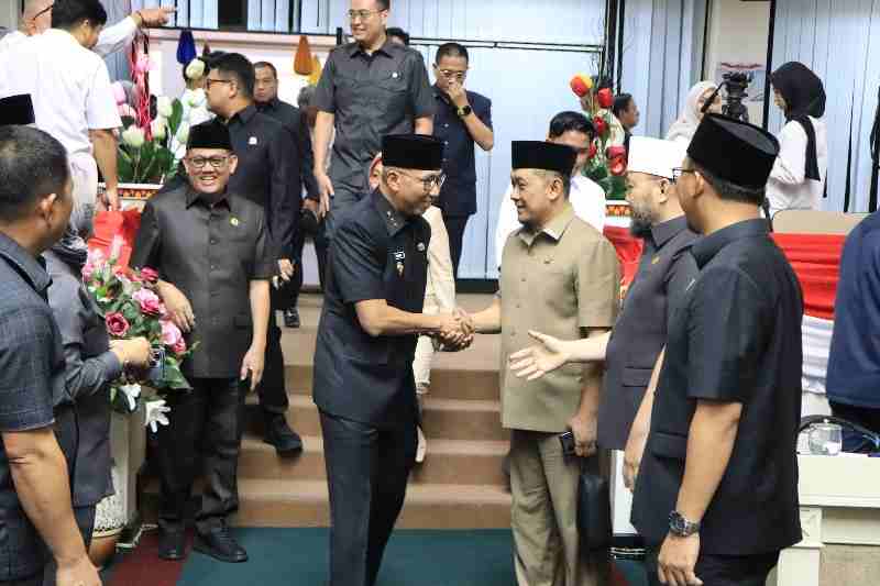 Gubernur Lampung Sampaikan Jawaban atas Pemandangan Umum Fraksi DPRD Terkait Perubahan APBD 2025 Gubernur Lampung Sampaikan Jawaban atas Pemandangan Umum Fraksi DPRD Terkait Perubahan APBD 2025