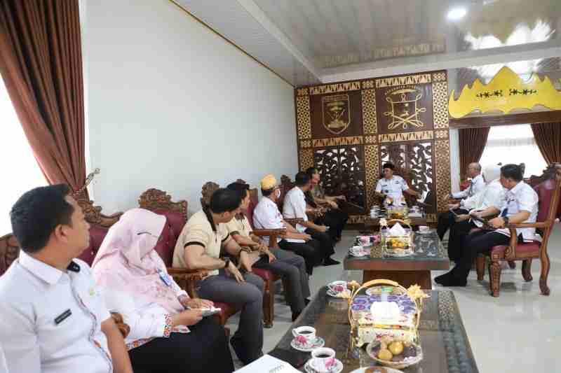 Harapan Bupati Parosil untuk Kebangkitan Wisata Lampung Barat Lewat Kolaborasi dengan PT Eljohn Harapan Bupati Parosil untuk Kebangkitan Wisata Lampung Barat Lewat Kolaborasi dengan PT Eljohn