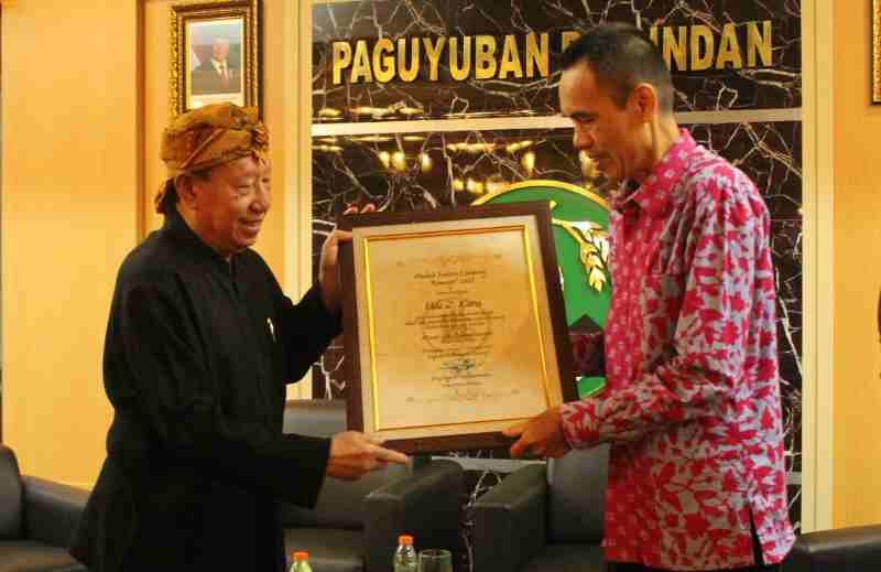 Udo Z. Karzi Raih Hadiah Sastra Rancage 2025, Mengukir Sejarah bagi Sastra Lampung Udo Z. Karzi Raih Hadiah Sastra Rancage 2025, Mengukir Sejarah bagi Sastra Lampung