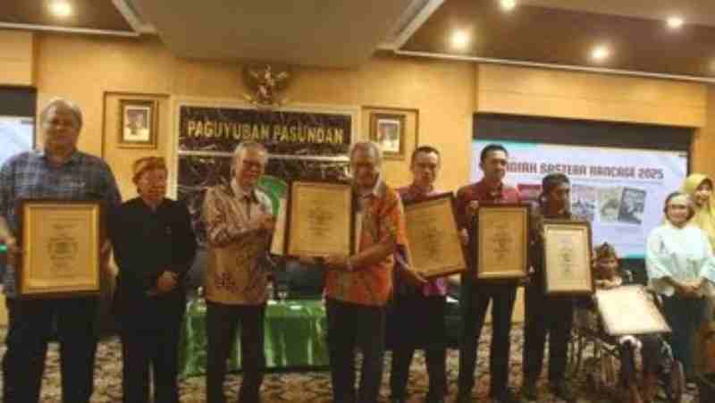 Udo Z. Karzi Mencatat Sejarah Baru bagi Sastra Lampung dengan Kemenangan Rancage Literary Award 2025 Udo Z. Karzi Mencatat Sejarah Baru bagi Sastra Lampung dengan Kemenangan Rancage Literary Award 2025