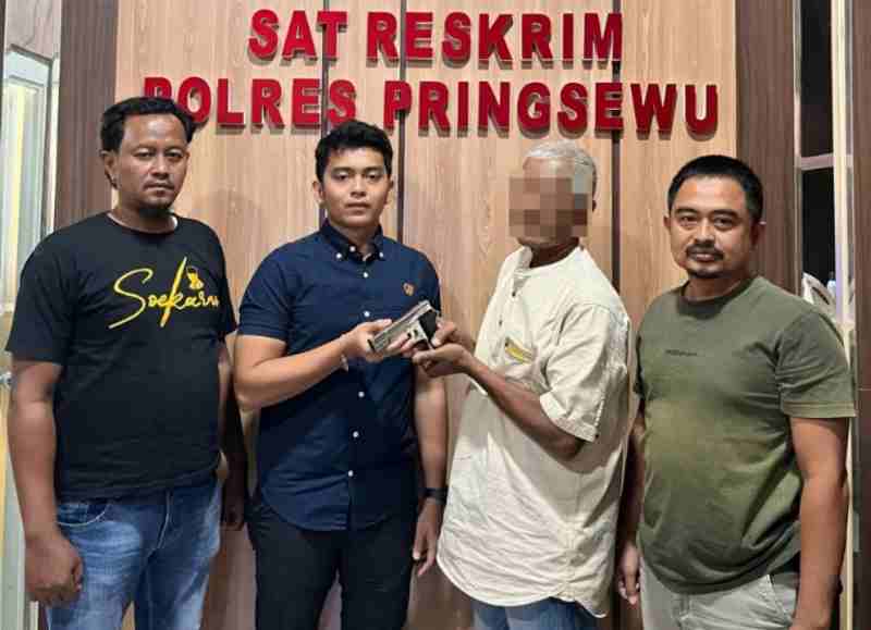 Polres Pringsewu Terima Penyerahan Senjata Api Jenis FN dari Masyarakat Polres Pringsewu Terima Penyerahan Senjata Api Jenis FN dari Masyarakat