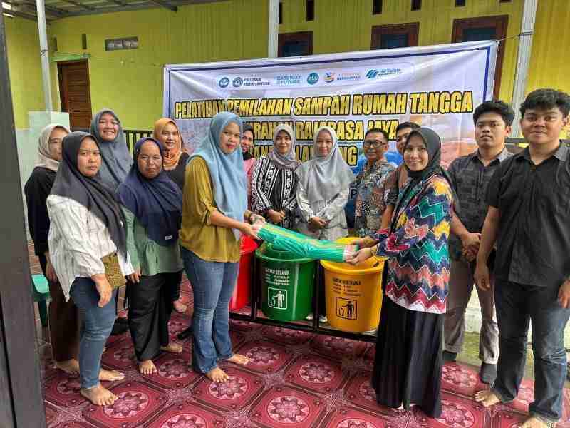 Ketua Tim Dosen Polinela Ir. Martina Laksanakan PKM di Rajabasa Jaya, Bandar Lampung Ketua Tim Dosen Polinela Ir. Martina Laksanakan PKM di Rajabasa Jaya, Bandar Lampung