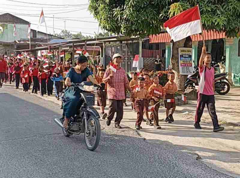 Semangat Merdeka, Siswa SDN 102012 Sialang Buah Jalan Santai Semangat Merdeka, Siswa SDN 102012 Sialang Buah Jalan Santai