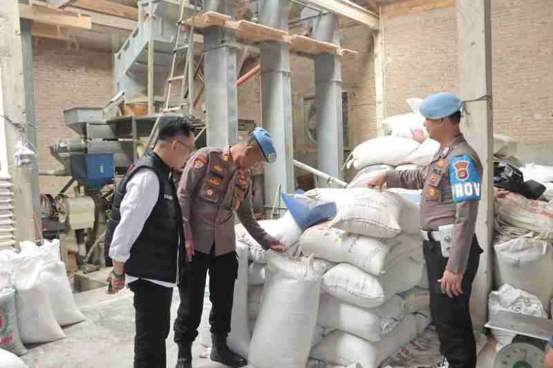 Cegah Beras Oplosan, Polres Pringsewu Sidak Penggilingan Padi Cegah Beras Oplosan, Polres Pringsewu Sidak Penggilingan Padi