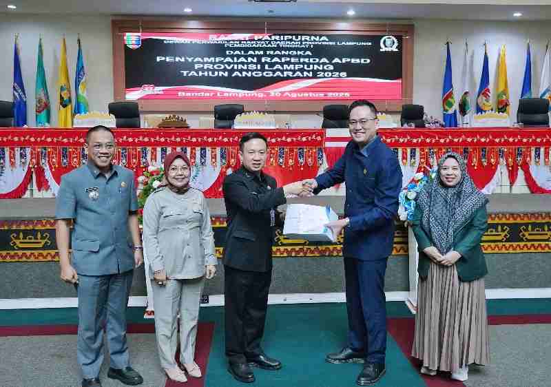 Pemprov Lampung Sampaikan Raperda APBD 2026, Prioritas Pendidikan Gratis, Infrastruktur, dan Pemulihan Ekonomi Pemprov Lampung Sampaikan Raperda APBD 2026, Prioritas Pendidikan Gratis, Infrastruktur, dan Pemulihan Ekonomi