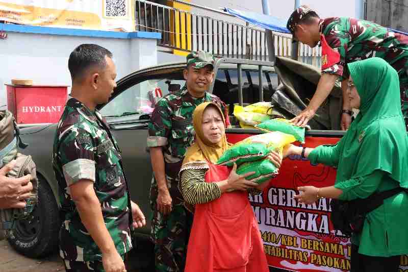 Dandim 0410/KBL Pimpin Gerakan Pasar Murah di Wilayah Tanjung Karang Pusat Dandim 0410/KBL Pimpin Gerakan Pasar Murah di Wilayah Tanjung Karang Pusat