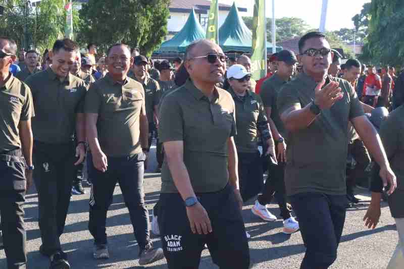 Kapolres Simalungun Perkuat Sinergitas Lintas Sektoral Melalui Olahraga Bersama Forkopimda Kapolres Simalungun Perkuat Sinergitas Lintas Sektoral Melalui Olahraga Bersama Forkopimda