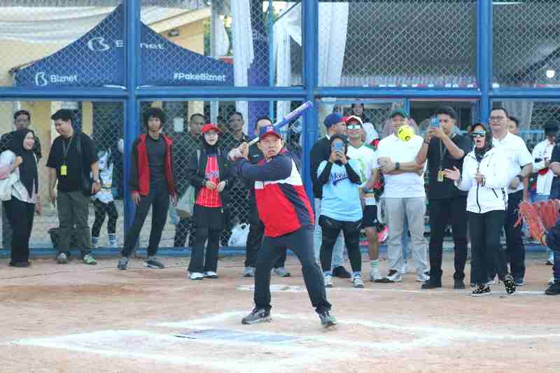 12 Tim Meriahkan Gubernur Slowpitch Tournament 2025 12 Tim Meriahkan Gubernur Slowpitch Tournament 2025