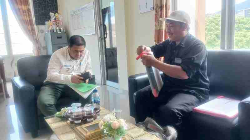 Ketua Pokmas dan LPH Desak Ganti Rugi Lahan Tol Segera Dituntaskan Ketua Pokmas dan LPH Desak Ganti Rugi Lahan Tol Segera Dituntaskan