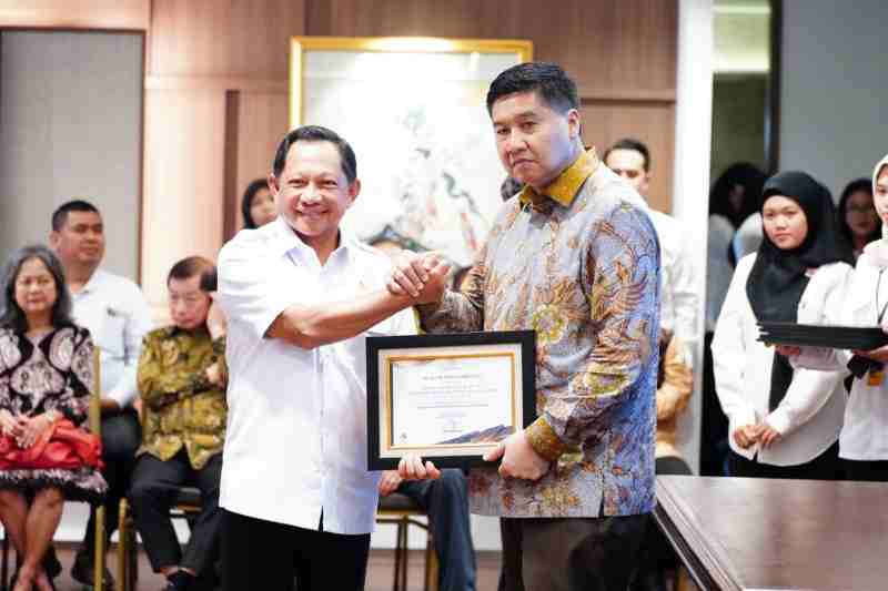 Dukungan Polri pada Program 3 Juta Rumah Subsidi Diganjar Penghargaan dari Menteri PKP Dukungan Polri pada Program 3 Juta Rumah Subsidi Diganjar Penghargaan dari Menteri PKP