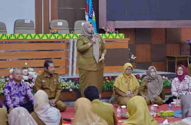 Umi Laila Hadiri Tasyakuran Kelulusan Serta Pengangkatan ASN PPPK Dilingkungan Sekretariat Daerah Umi Laila Hadiri Tasyakuran Kelulusan Serta Pengangkatan ASN PPPK Dilingkungan Sekretariat Daerah