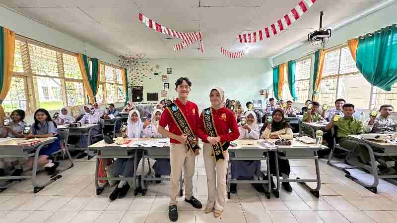 Kunjungi SMAN 5 Bandarlampung, Tim Duta Bahasa Perkenalkan Inovasi Pembelajaran Berbasis Digital Kunjungi SMAN 5 Bandarlampung, Tim Duta Bahasa Perkenalkan Inovasi Pembelajaran Berbasis Digital