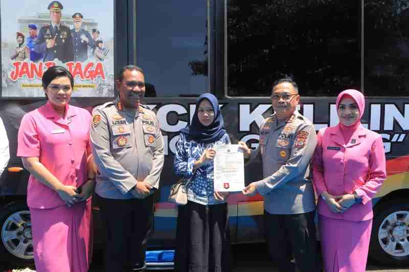 Kapolda Lampung Apresiasi Inovasi Mobile SKCK dan Klinik Polresta Bandar Lampung Kapolda Lampung Apresiasi Inovasi Mobile SKCK dan Klinik Polresta Bandar Lampung