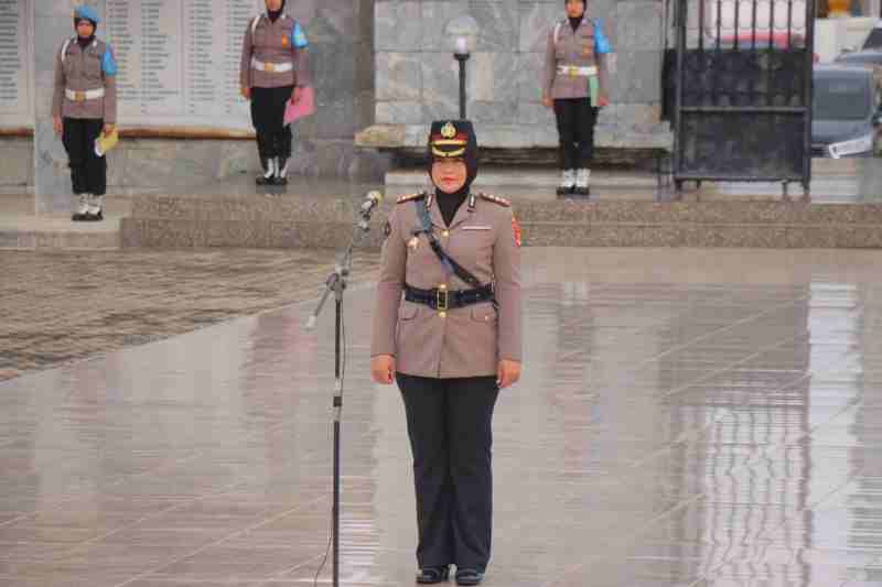 Kabidhumas Polda Lampung Pimpin Ziarah Rombongan Peringati Hari Jadi Ke-77 Polwan RI Kabidhumas Polda Lampung Pimpin Ziarah Rombongan Peringati Hari Jadi Ke-77 Polwan RI