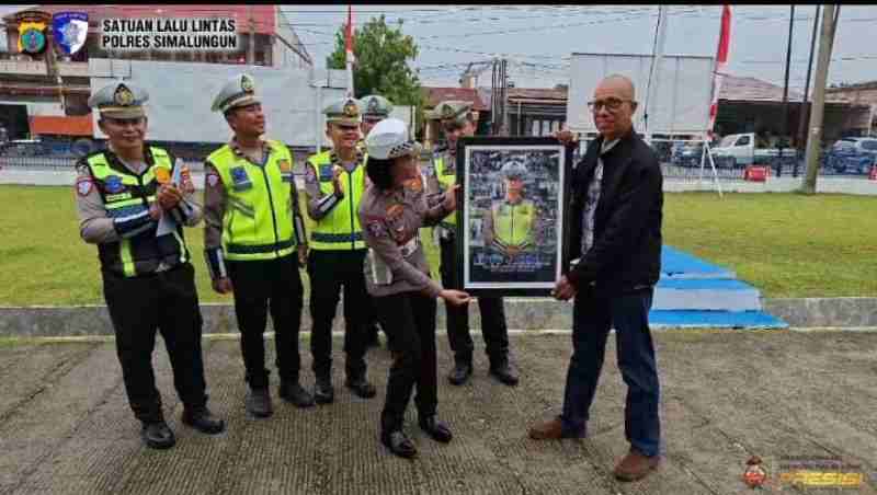 Sat Lantas Lepas AIPTU Jaharuddin Rambe dengan Penghargaan Tertinggi Menuju Masa Purna Bakti Sat Lantas Lepas AIPTU Jaharuddin Rambe dengan Penghargaan Tertinggi Menuju Masa Purna Bakti