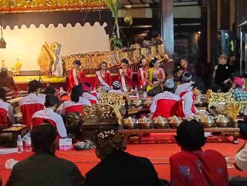 Pagelaran Wayang Kulit “Sang Kumbokarno” Meriahkan 100 Tahun Ki Nartosabdo di Semarang Pagelaran Wayang Kulit “Sang Kumbokarno” Meriahkan 100 Tahun Ki Nartosabdo di Semarang