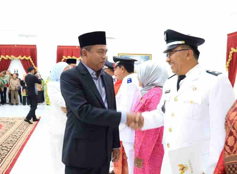Bupati Sergai Resmi Perpanjang Masa Jabatan 10 Kepala Desa Bupati Sergai Resmi Perpanjang Masa Jabatan 10 Kepala Desa