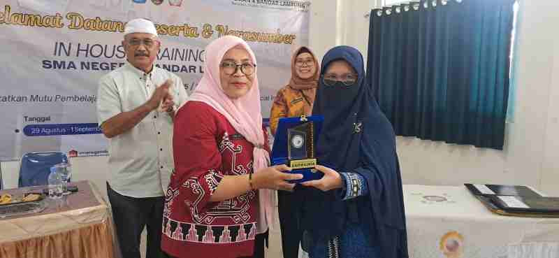 Sinergi Pendidikan: Sistem Informasi IIB Darmajaya dan SMA Negeri 4 Siapkan Siswa Melek Teknologi Sinergi Pendidikan: Sistem Informasi IIB Darmajaya dan SMA Negeri 4 Siapkan Siswa Melek Teknologi