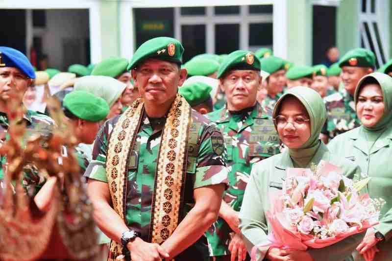 Pangdam Sampaikan Arahan Perdana kepada Prajurit dan PNS Jajaran Kodam XXI/RI Pangdam Sampaikan Arahan Perdana kepada Prajurit dan PNS Jajaran Kodam XXI/RI