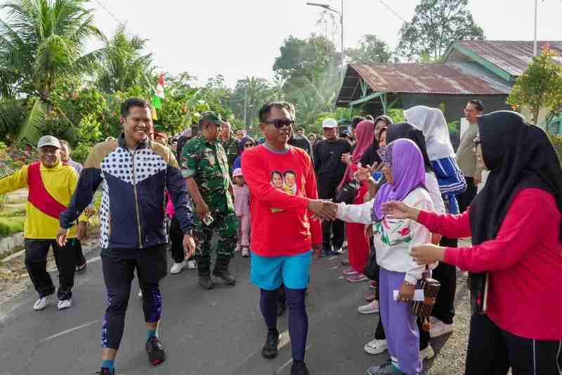 Bupati Sergai Ingatkan Warga Jaga Jalan yang Baru Diresmikan Bupati Sergai Ingatkan Warga Jaga Jalan yang Baru Diresmikan