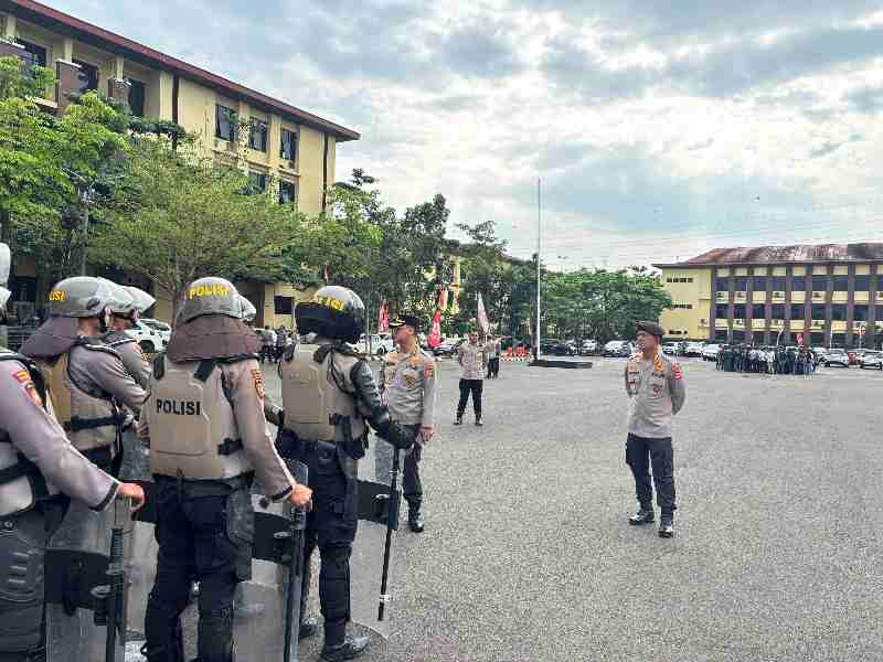 Irwasda Polda Lampung Tekankan Tindakan Profesional Sesuai Undang-Undang Pada Pengamanan Aksi Demonstrasi Irwasda Polda Lampung Tekankan Tindakan Profesional Sesuai Undang-Undang Pada Pengamanan Aksi Demonstrasi