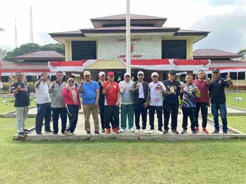 Tiga Legawai di Lingkungan Pemerintah Daerah Lambar Memasuki Purna Bakti Tiga Legawai di Lingkungan Pemerintah Daerah Lambar Memasuki Purna Bakti