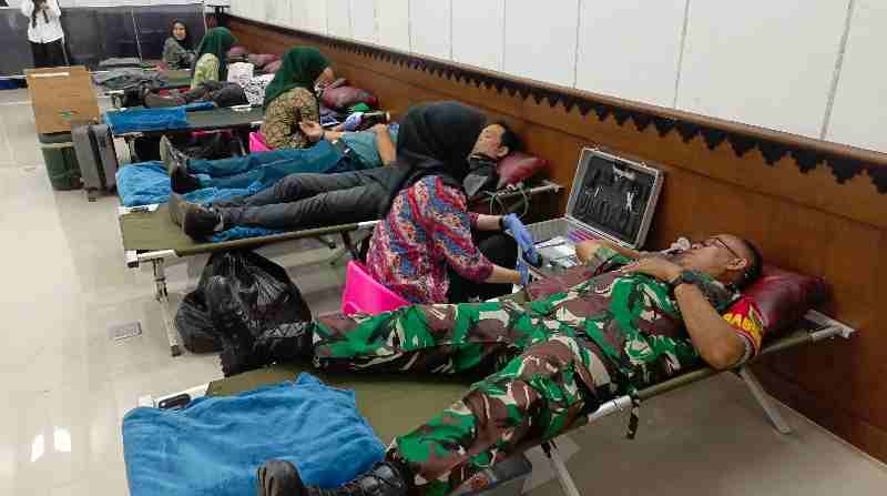 RRI Fest HUT ke-80 Babinsa Koramil 410-05/TKP Menjadi Penggiat Donor Darah RRI Fest HUT ke-80 Babinsa Koramil 410-05/TKP Menjadi Penggiat Donor Darah